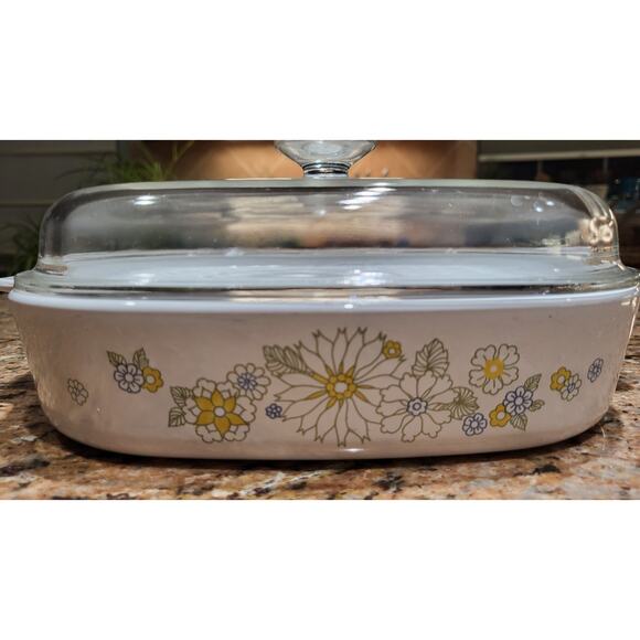 Vintage Corning Ware Floral Bouquet Casserole Dish & Lid A-10-B. 2.5 L EUC
